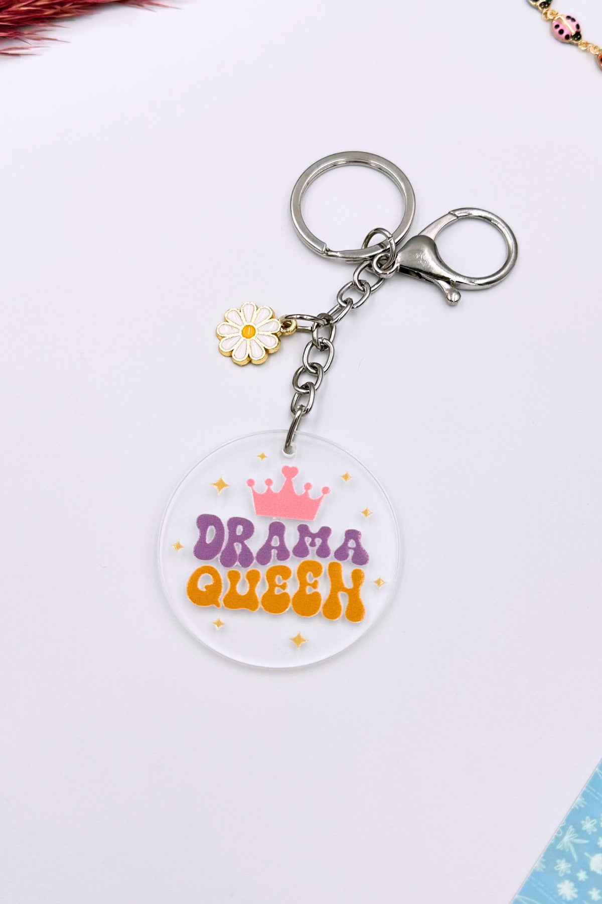 Drama Queen Papatya Charmlı Anahtarlık