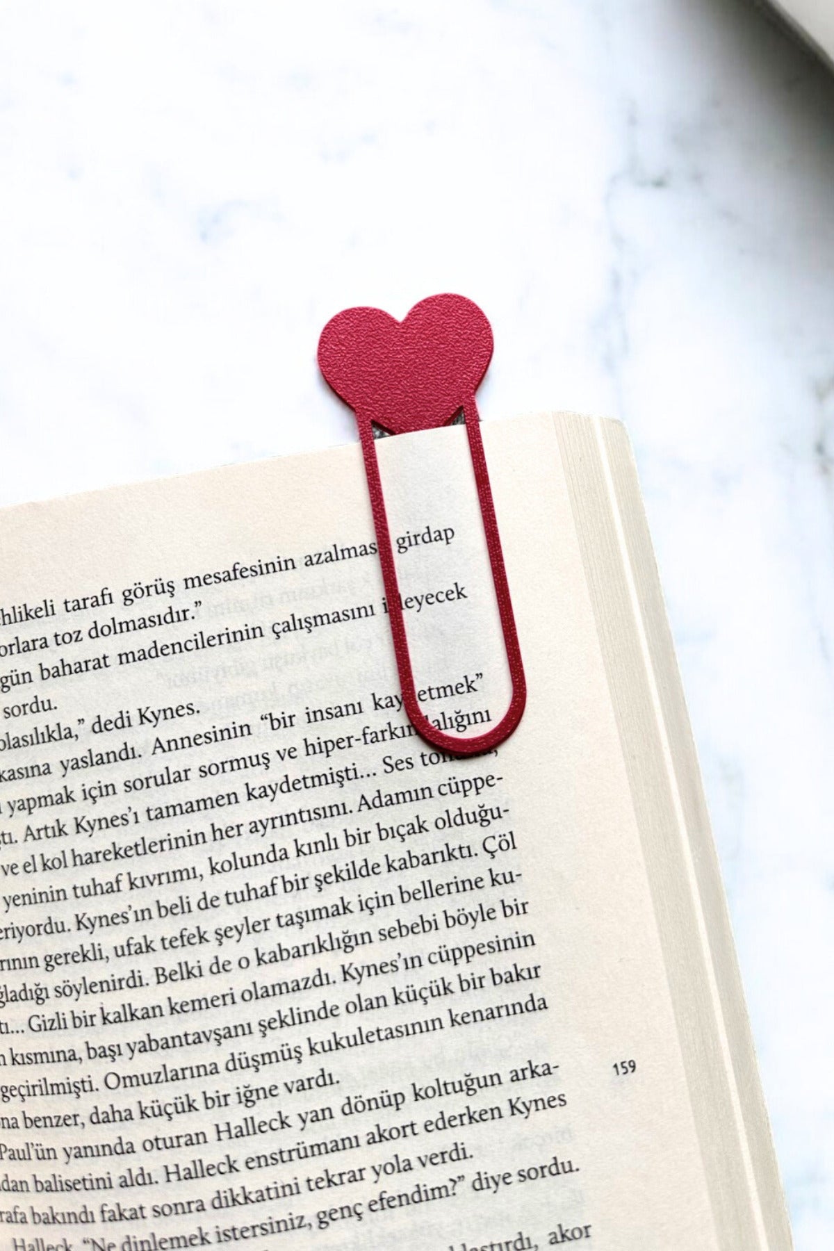 Kalp Figürlü Minimalist Kitap Ayracı