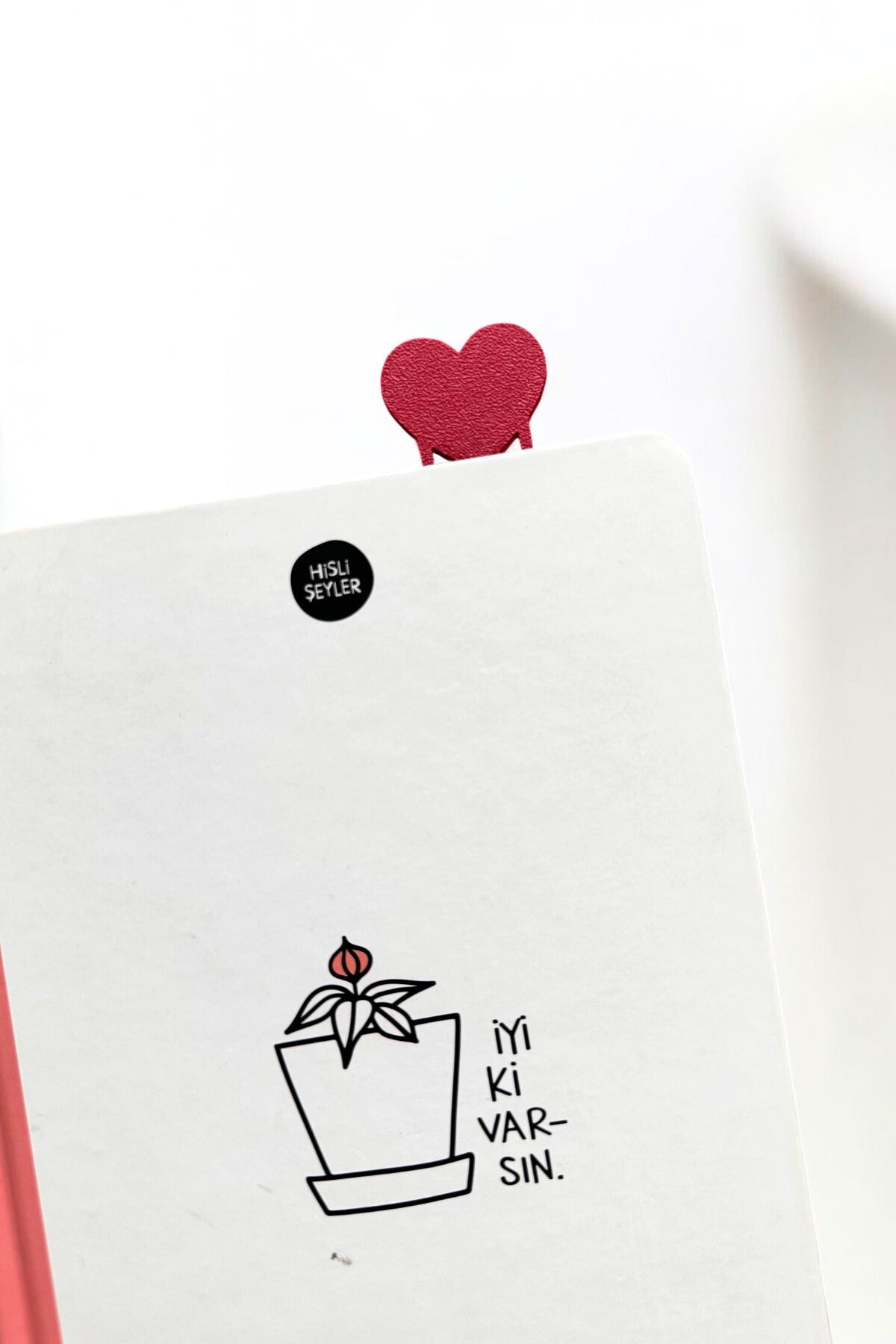 Kalp Figürlü Minimalist Kitap Ayracı